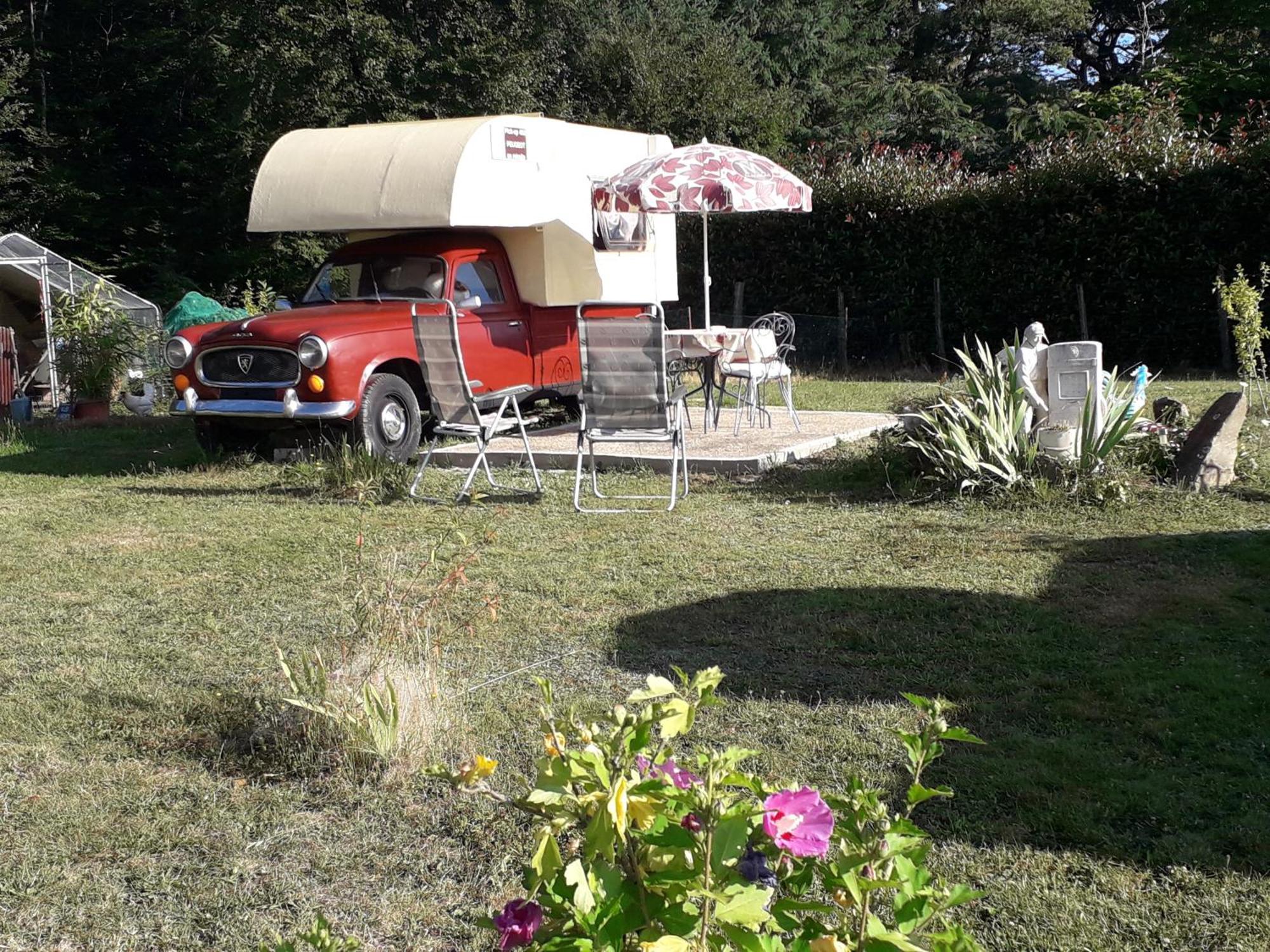 Bed and Breakfast La Roulotte Des Trois Arbres Oradour-sur-Glane Exterior foto